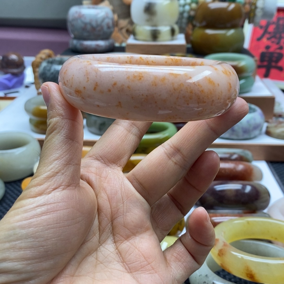 无***花石英岩玉手镯未镶嵌