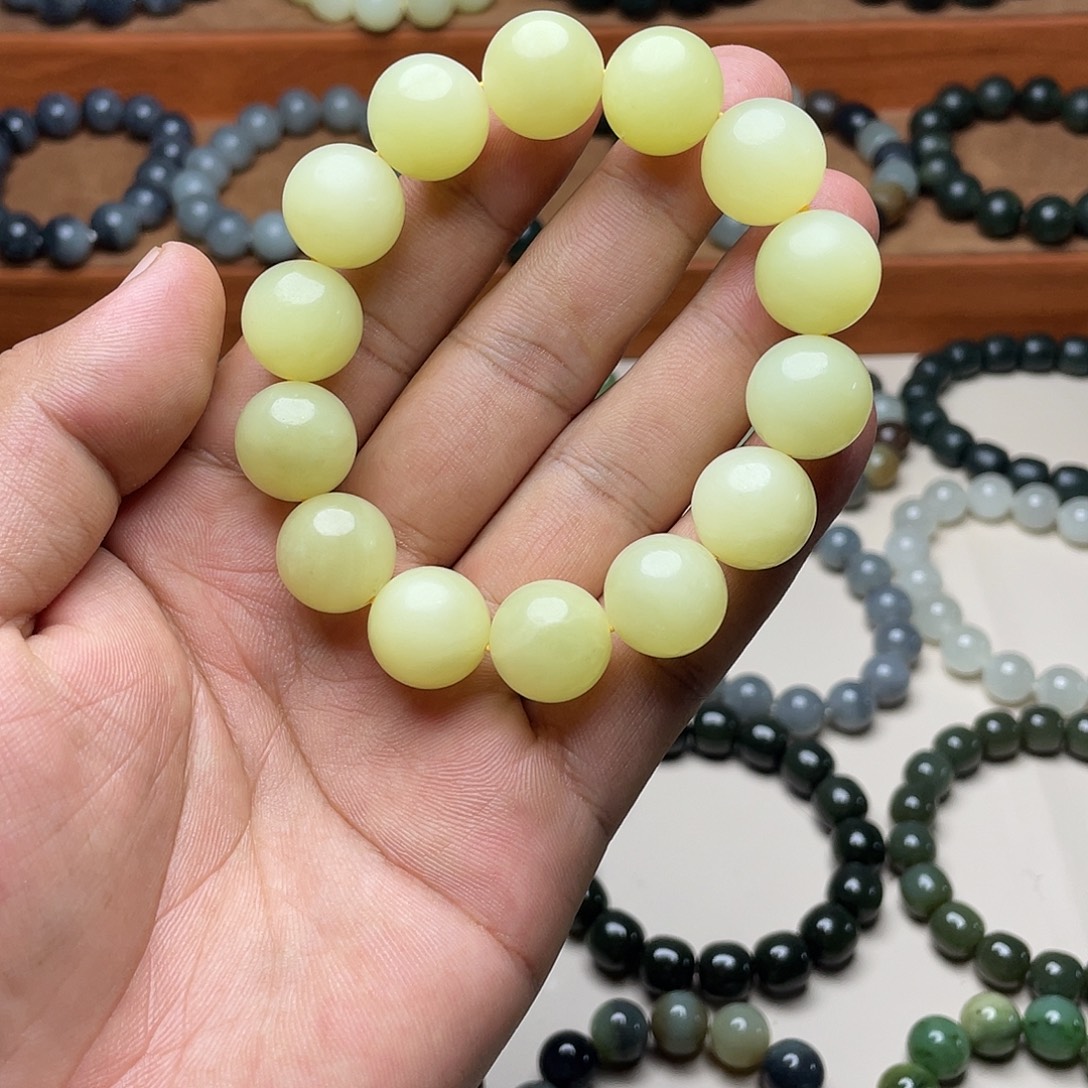 和田玉未镶嵌手串