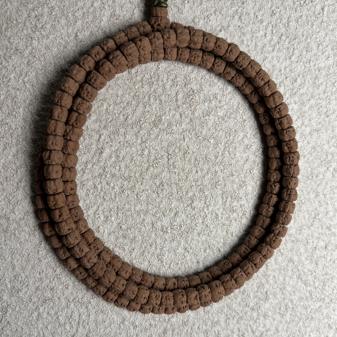 【教授出品】精功藏式褐色皮佛手小金刚菩提三日红108颗文玩脖挂