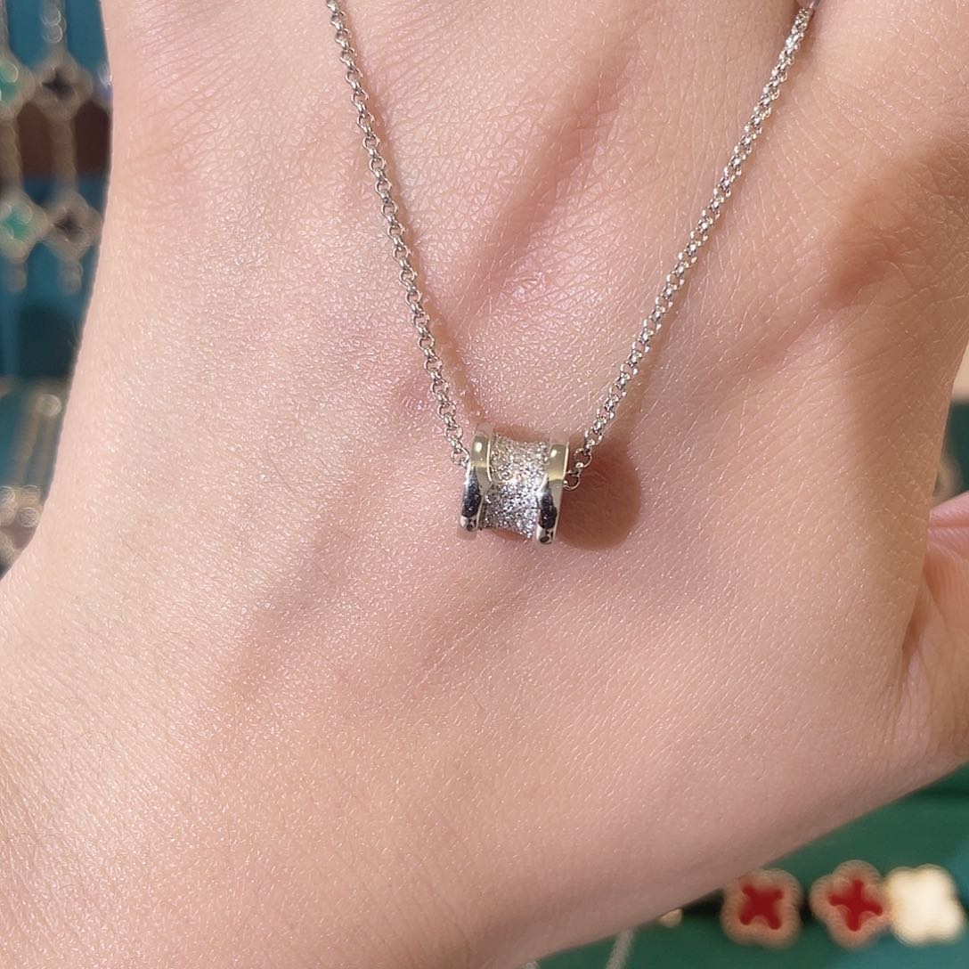 颈饰钻石18K金镶嵌小蛮腰