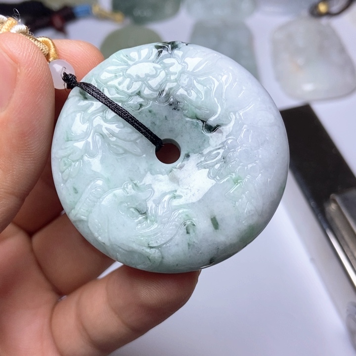 翡翠未镶嵌颈饰翡翠