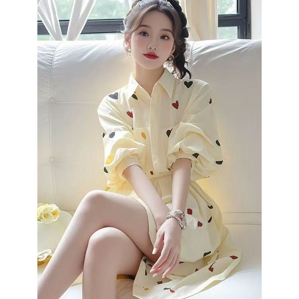 黄色爱心印花衬衫连衣裙法式超火设计感洋气减龄漂亮独特别致裙子