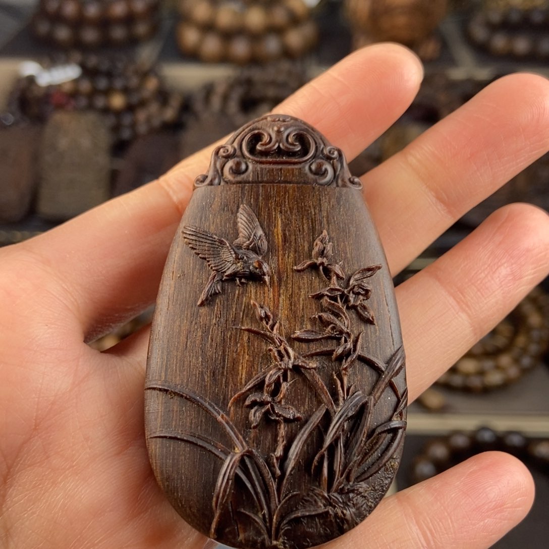 沉香木吊坠美***光越南芽庄白棋楠