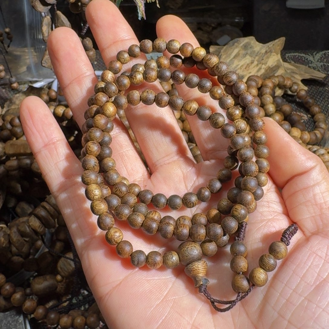 细****沉香枕沉香海南乌身老料0.5规格10.5克