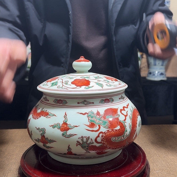 摆件                