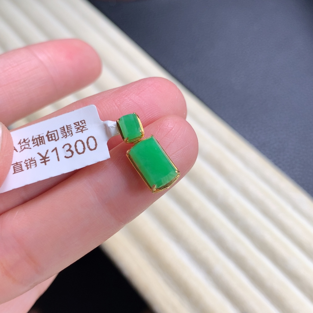 颈饰未镶嵌翡翠无事牌