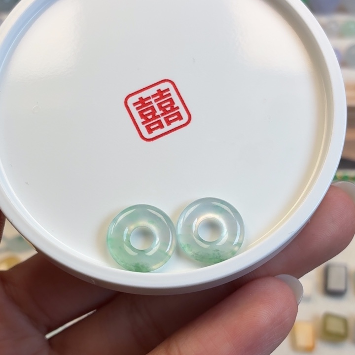 翡翠散珠飘绿甜甜圈一对