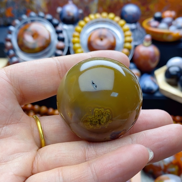 沫***臣玛瑙/玉髓未镶嵌颈饰