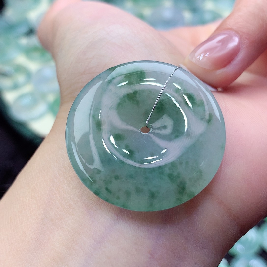 翡翠颈饰未镶嵌吊坠10。尺寸32.4-5.6