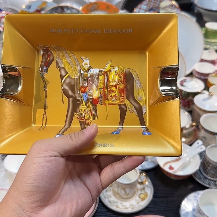 烟灰缸烟灰缸烟灰缸