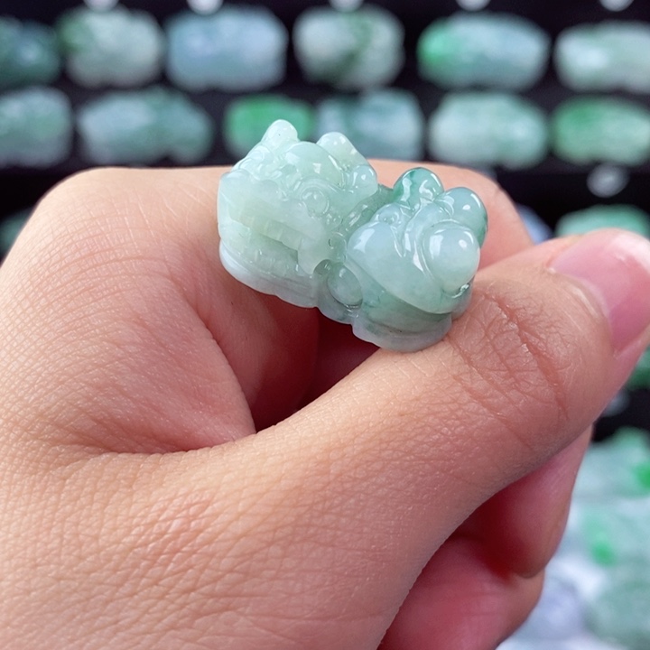 翡翠颈饰未镶嵌天然