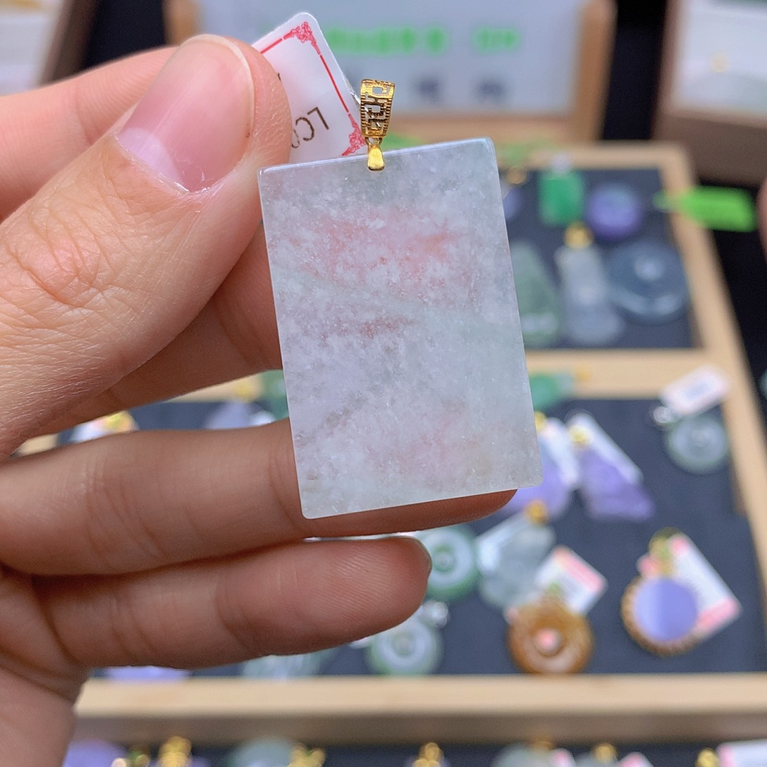 翡翠颈饰18K金镶嵌翡翠