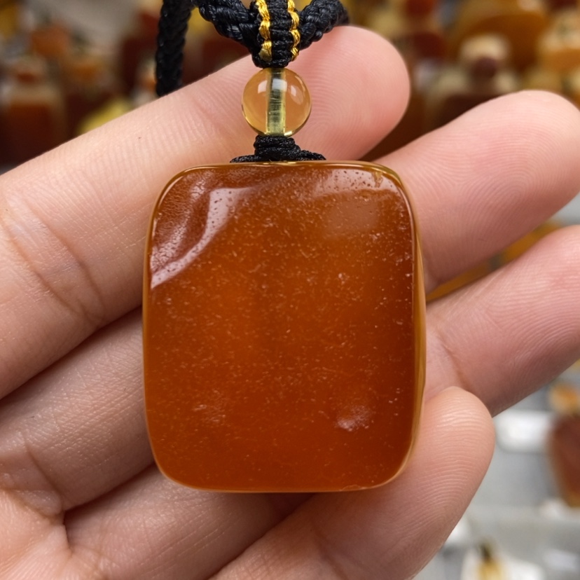 【闪购商品】琥珀颈饰未镶嵌