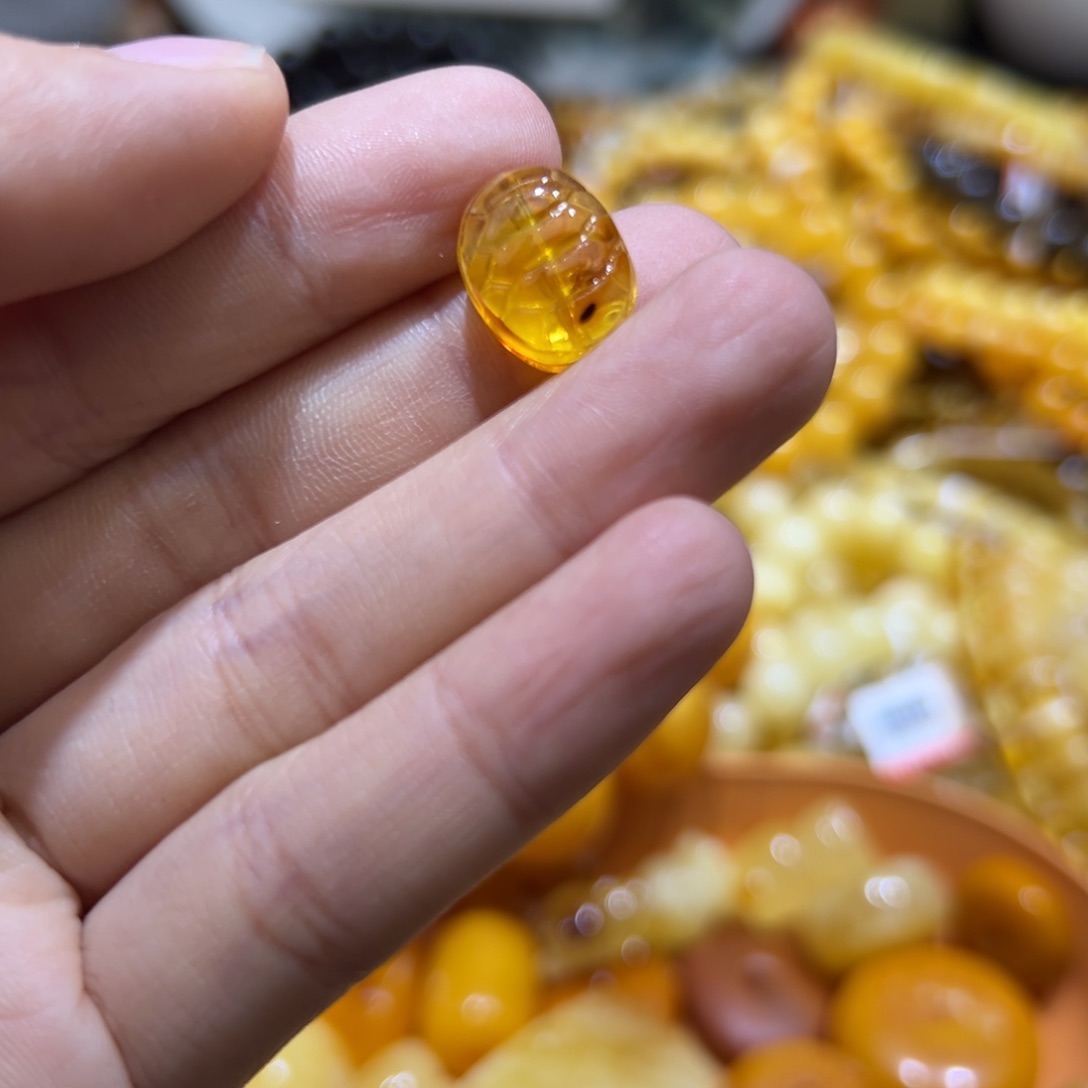 琥珀珠宝奇石未镶嵌