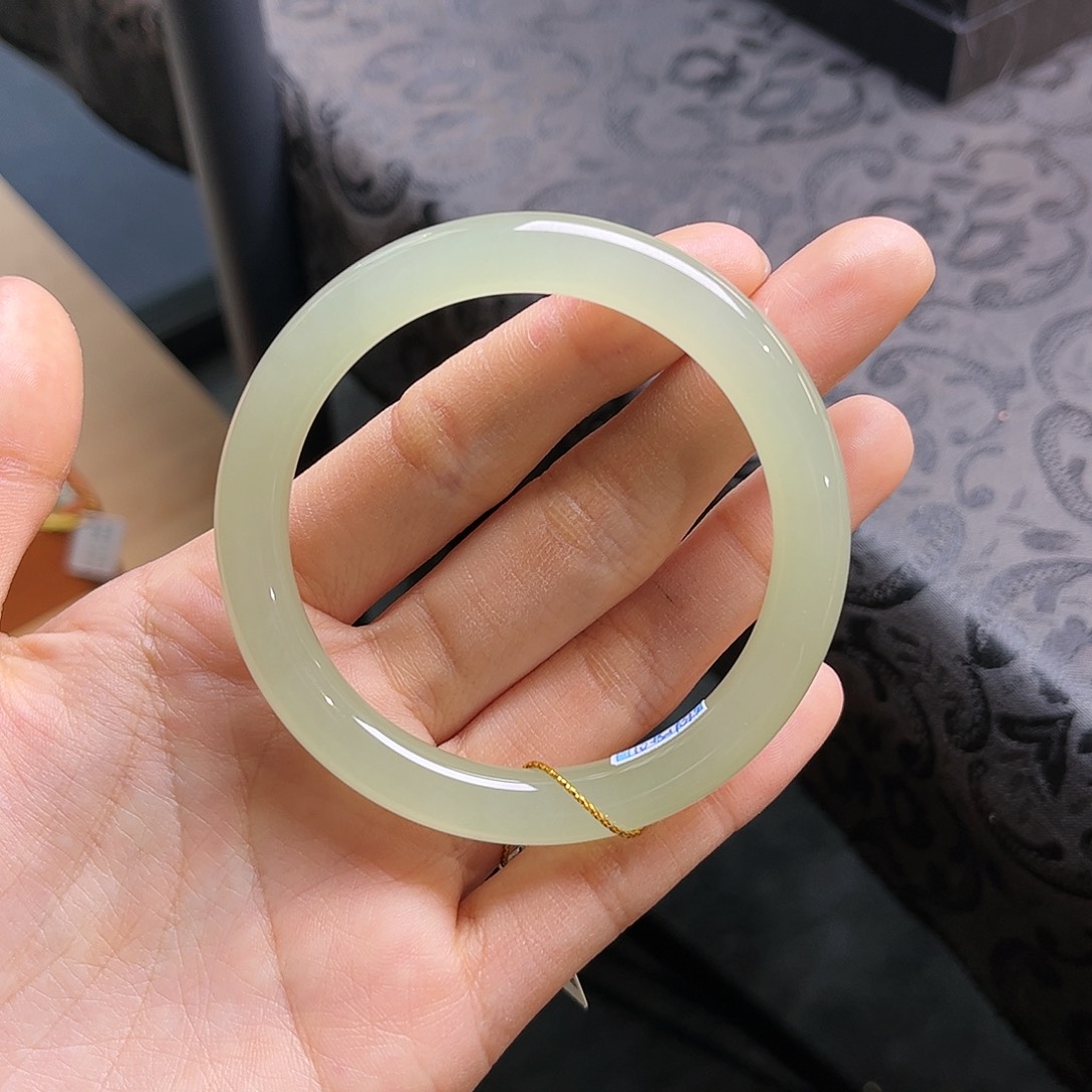 和田玉手镯未镶嵌冰条 晴水