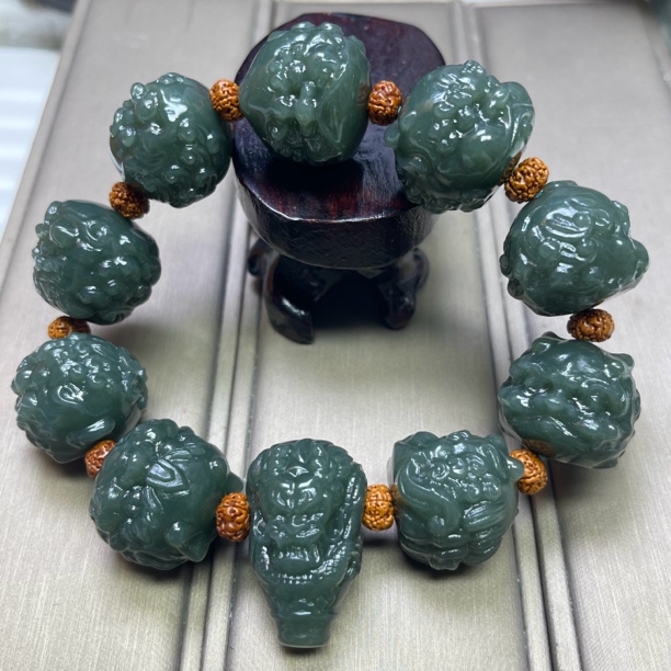 天然和田玉23mm雕刻手串新疆且末蓝龙生九子手串油润一物一证