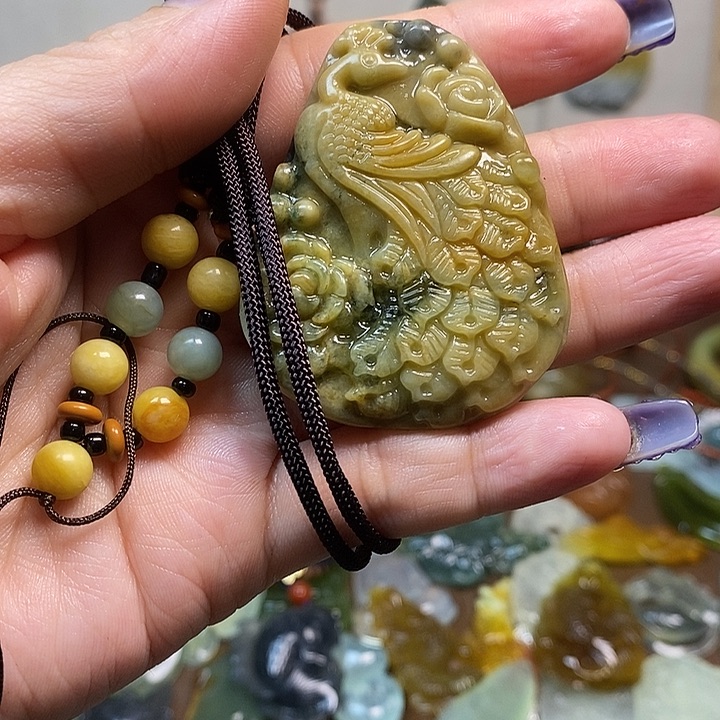 蛇纹石玉吊坠未镶嵌