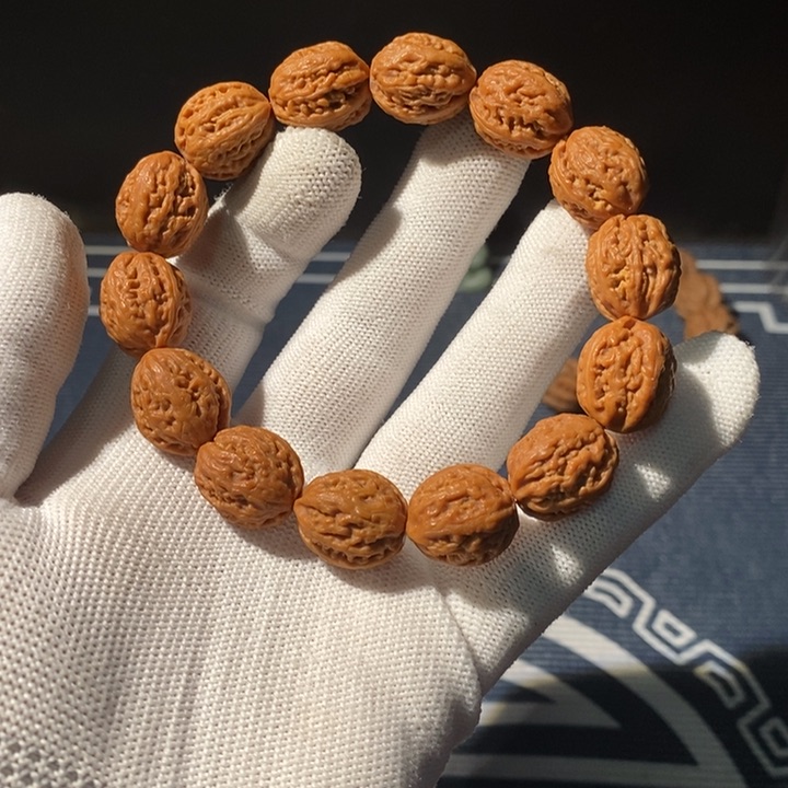 文玩核桃手串……9