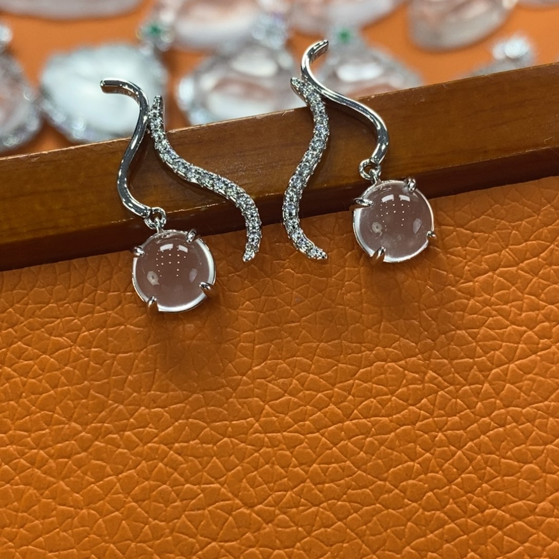 石英质玉吊坠(不含链)合金