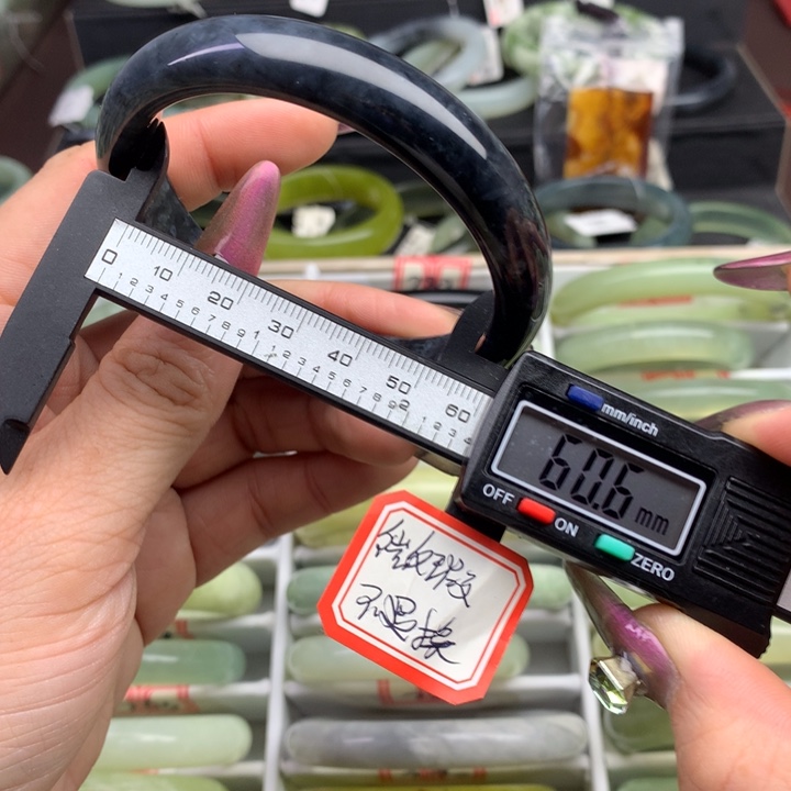 蛇纹石玉手镯未镶嵌766