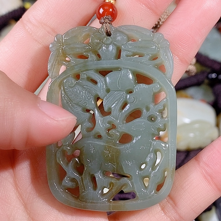 和田玉未镶嵌颈饰