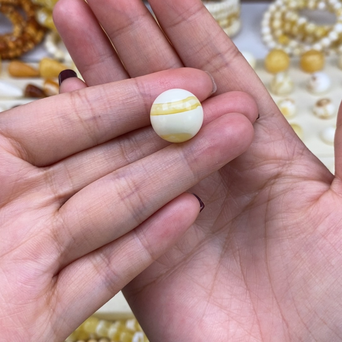 琥珀裸石未镶嵌?**然14+圆珠