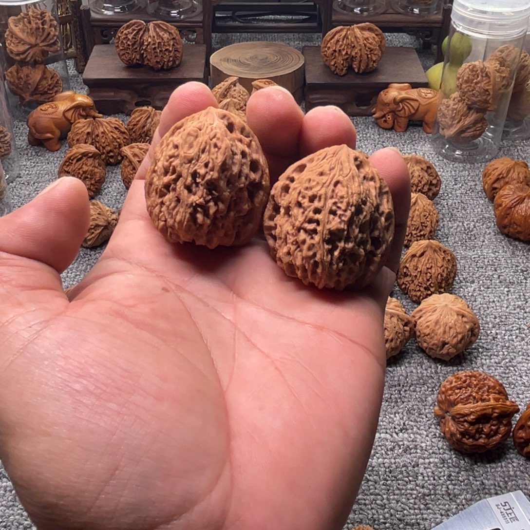 玲***J把件文玩核桃逐鹿南疆全品