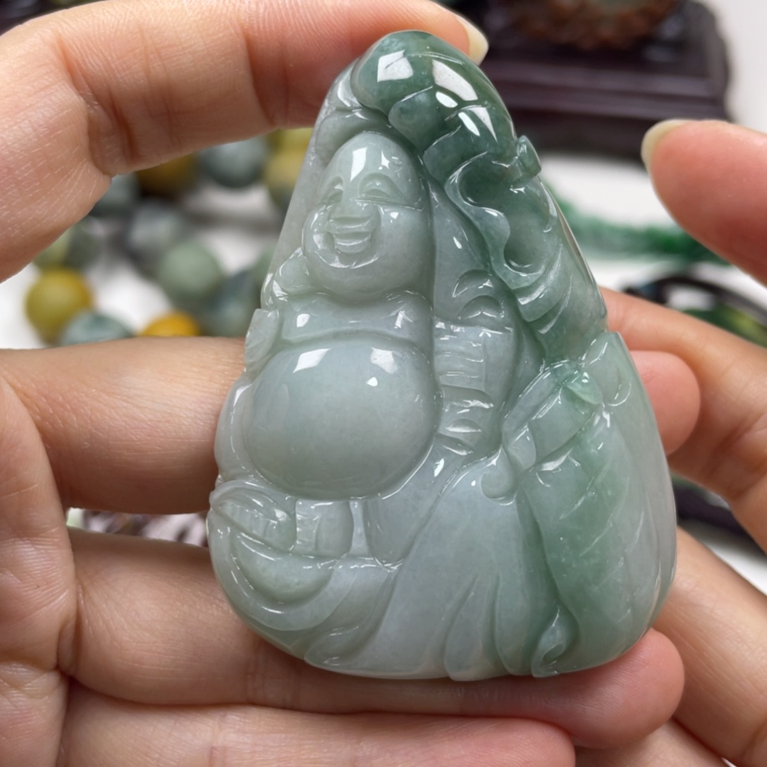 翡翠未镶嵌颈饰牌子