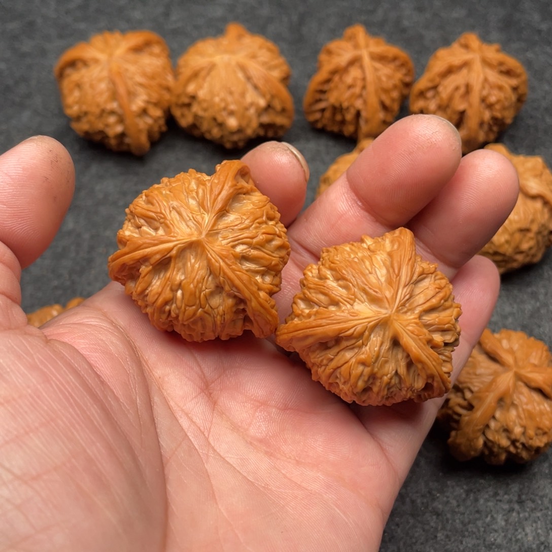 小***律吊坠文玩核桃狮子头