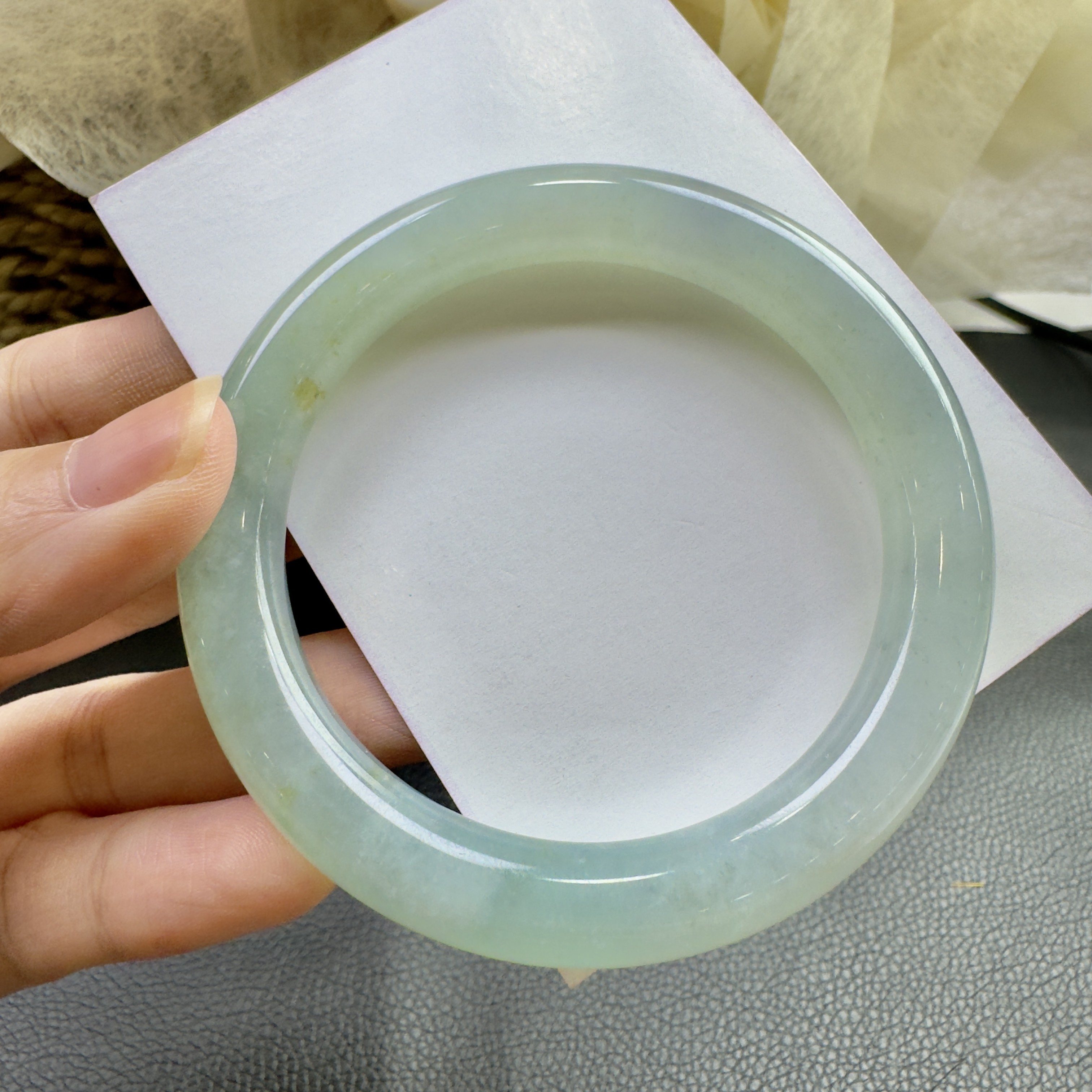 C0009冰晴蓝底带洒金A货翡翠圆条手镯