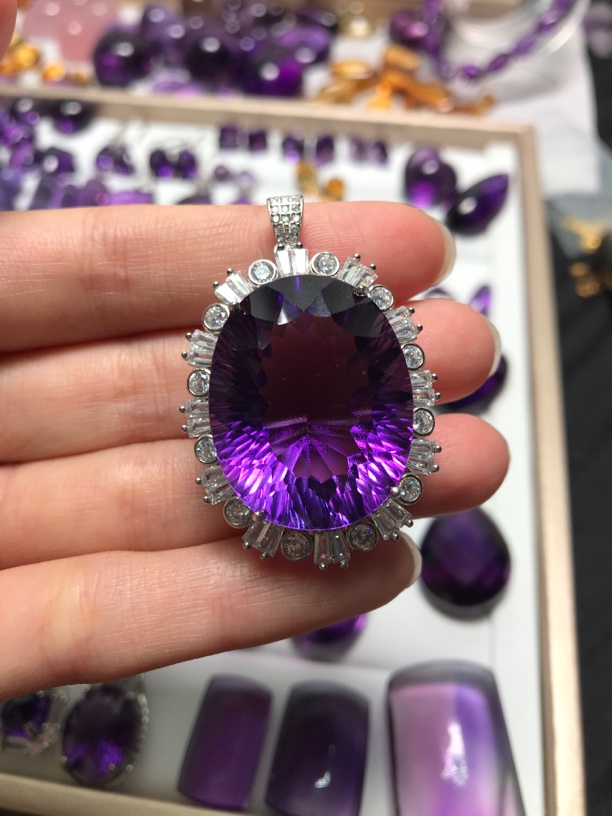 纯天然紫水晶椭圆s925银镶嵌吊坠裸石尺寸28.8/22总重17.7克