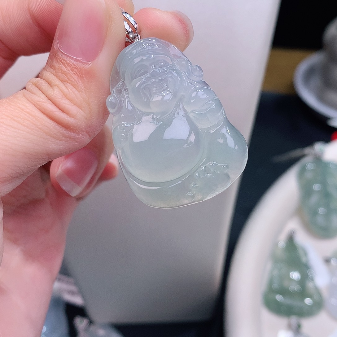 颈饰18K金镶嵌翡翠冰晴底财爷