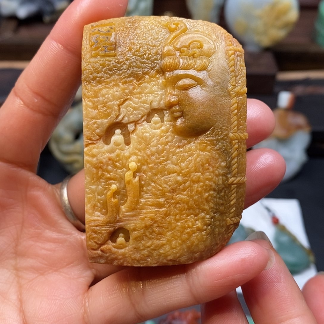 用***7定制翡翠未镶嵌毛货抛光