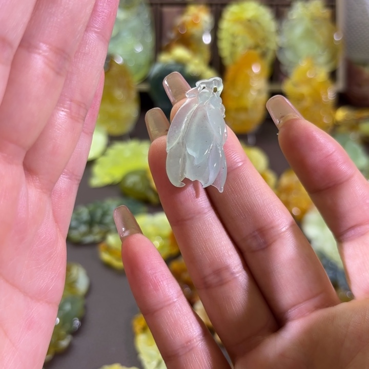 未镶嵌蛇纹石玉颈饰