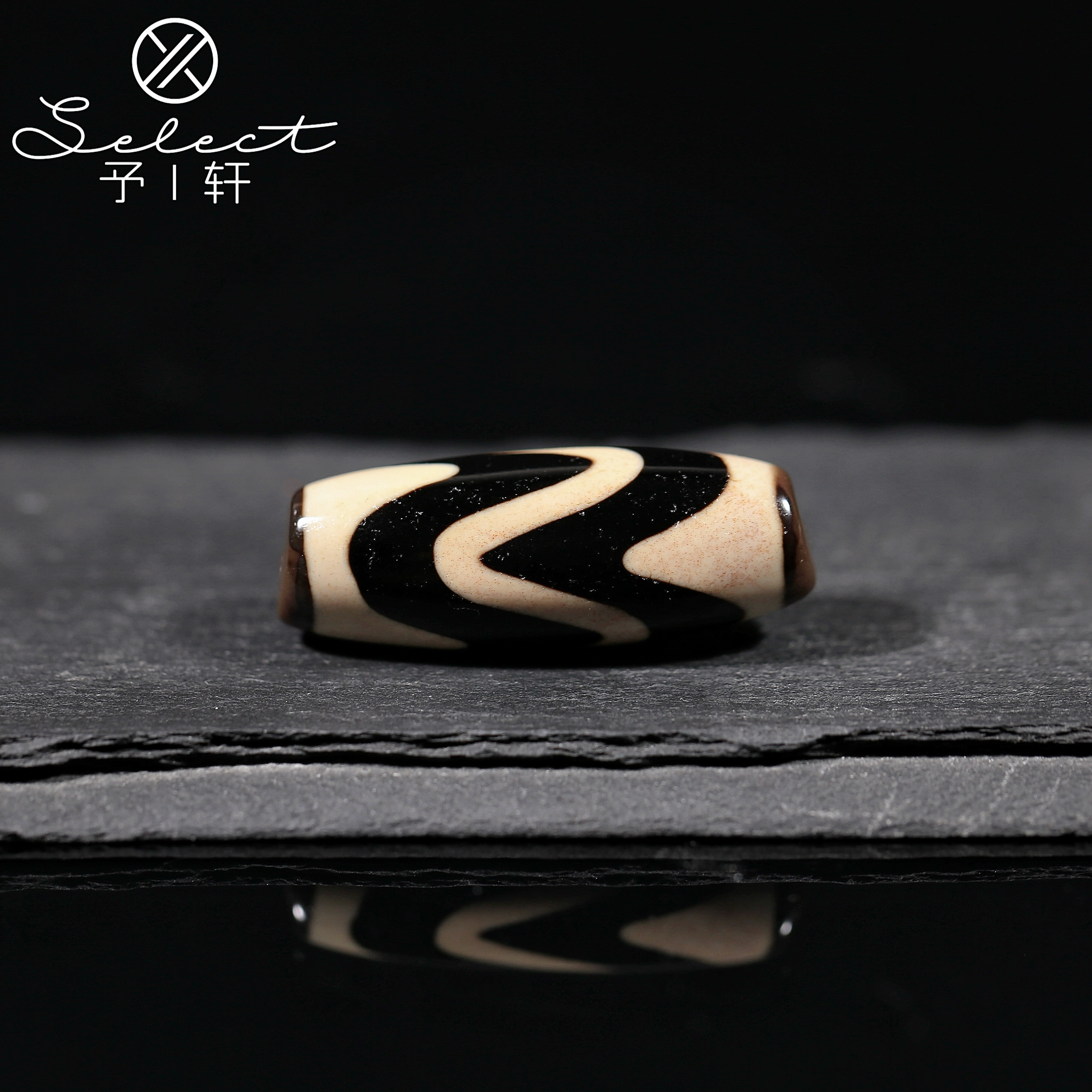 予轩出品；行运任晓攀亲工顶料黑签满爆红砂双水纹38*14mm天珠吊坠