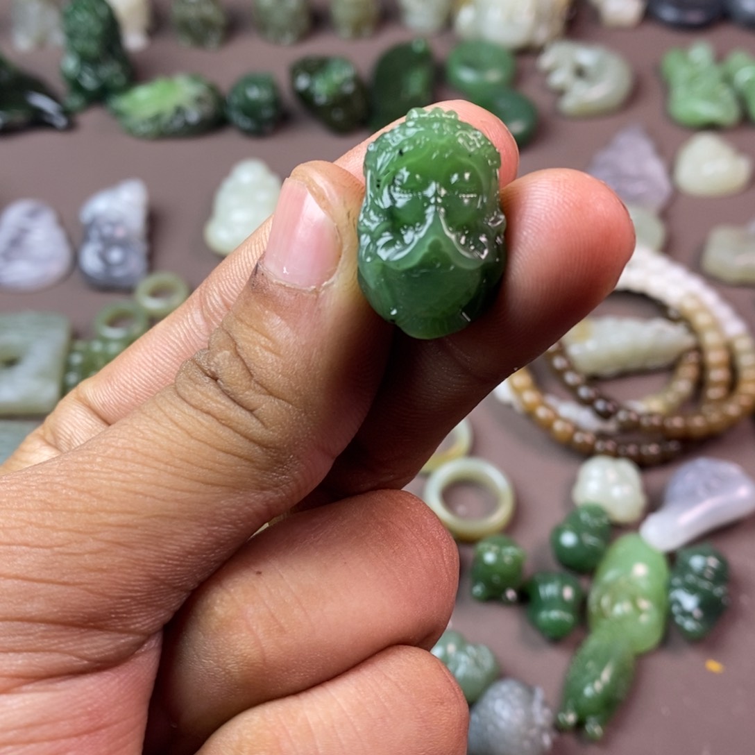 和田玉颈饰未镶嵌