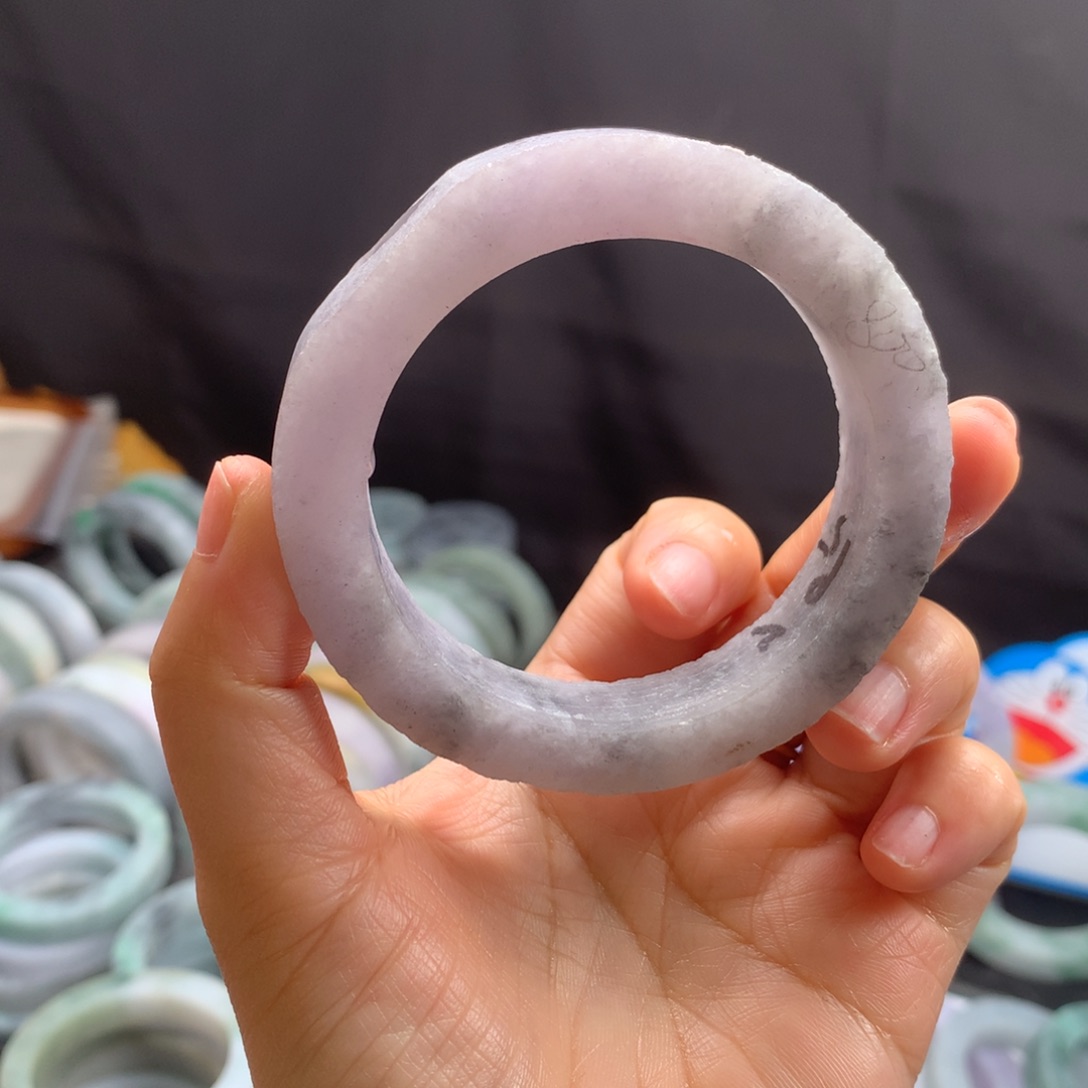 定制翡翠未镶嵌手镯