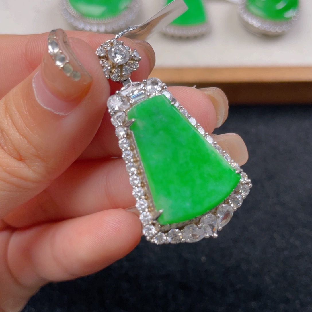 翡翠颈饰银S925镶嵌b b b b b