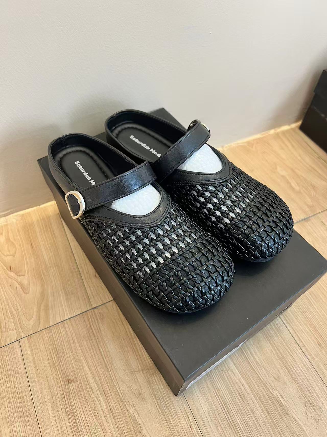 【蕙子严选】NG H09新款法式镂空软底凉拖