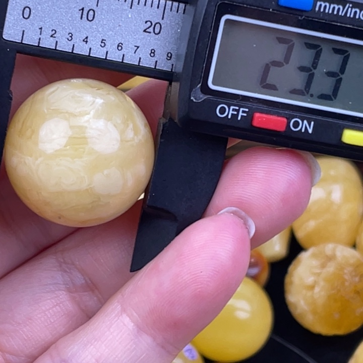 蜜蜡未镶嵌裸石微瑕787