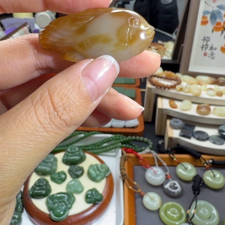 和田玉（糖玉）未镶嵌颈饰