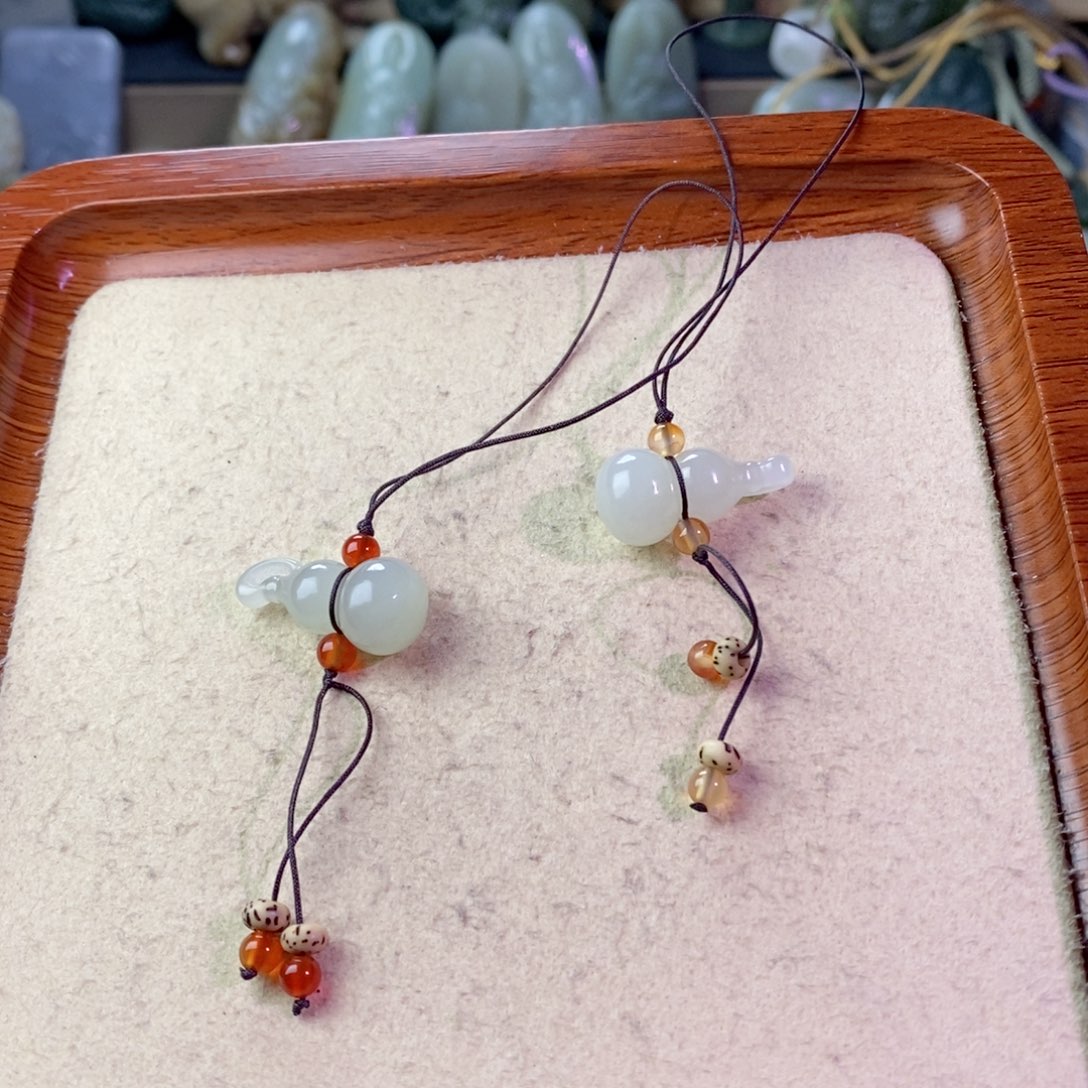 和田玉颈饰未镶嵌单个