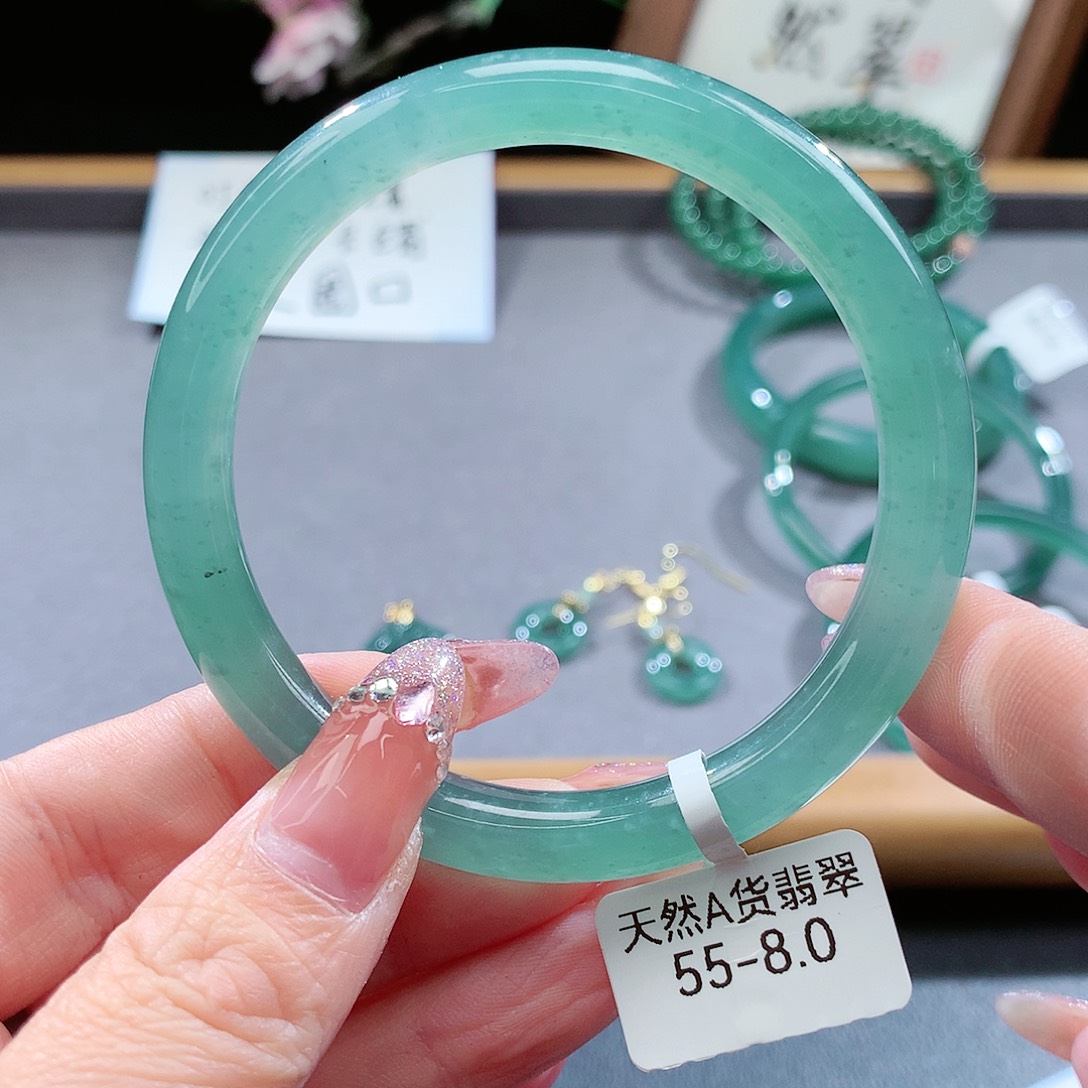 翡翠手镯（圆镯）未镶嵌