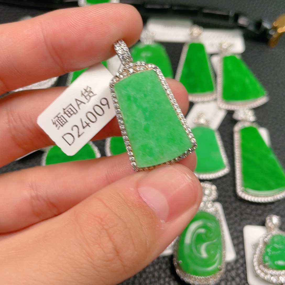 【闪购商品】翡翠吊坠(不含链)银S925镶嵌