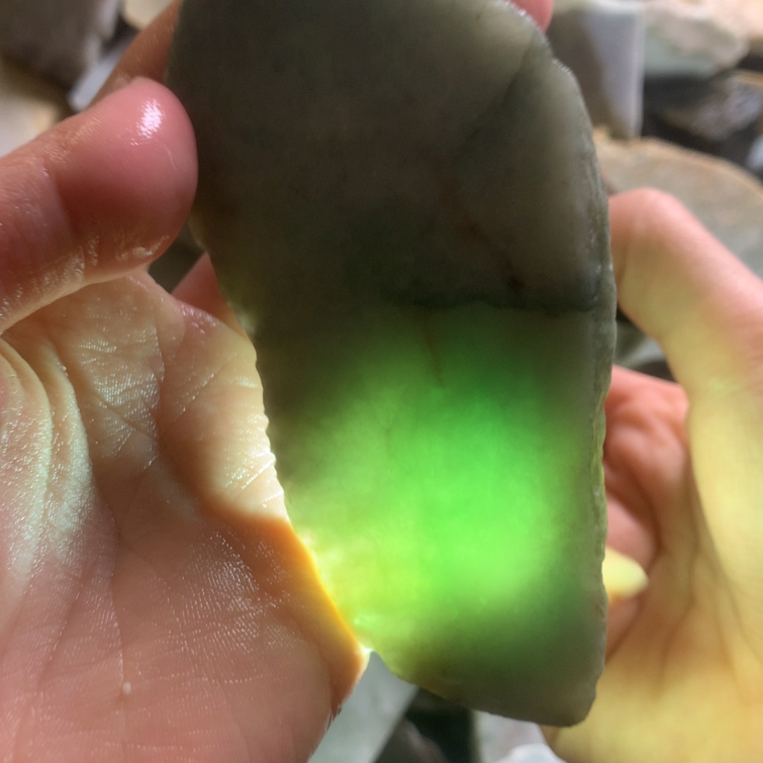 翡翠颈饰未镶嵌缅甸