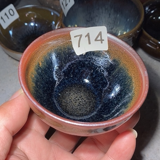 茶盏是因为一切不开心就