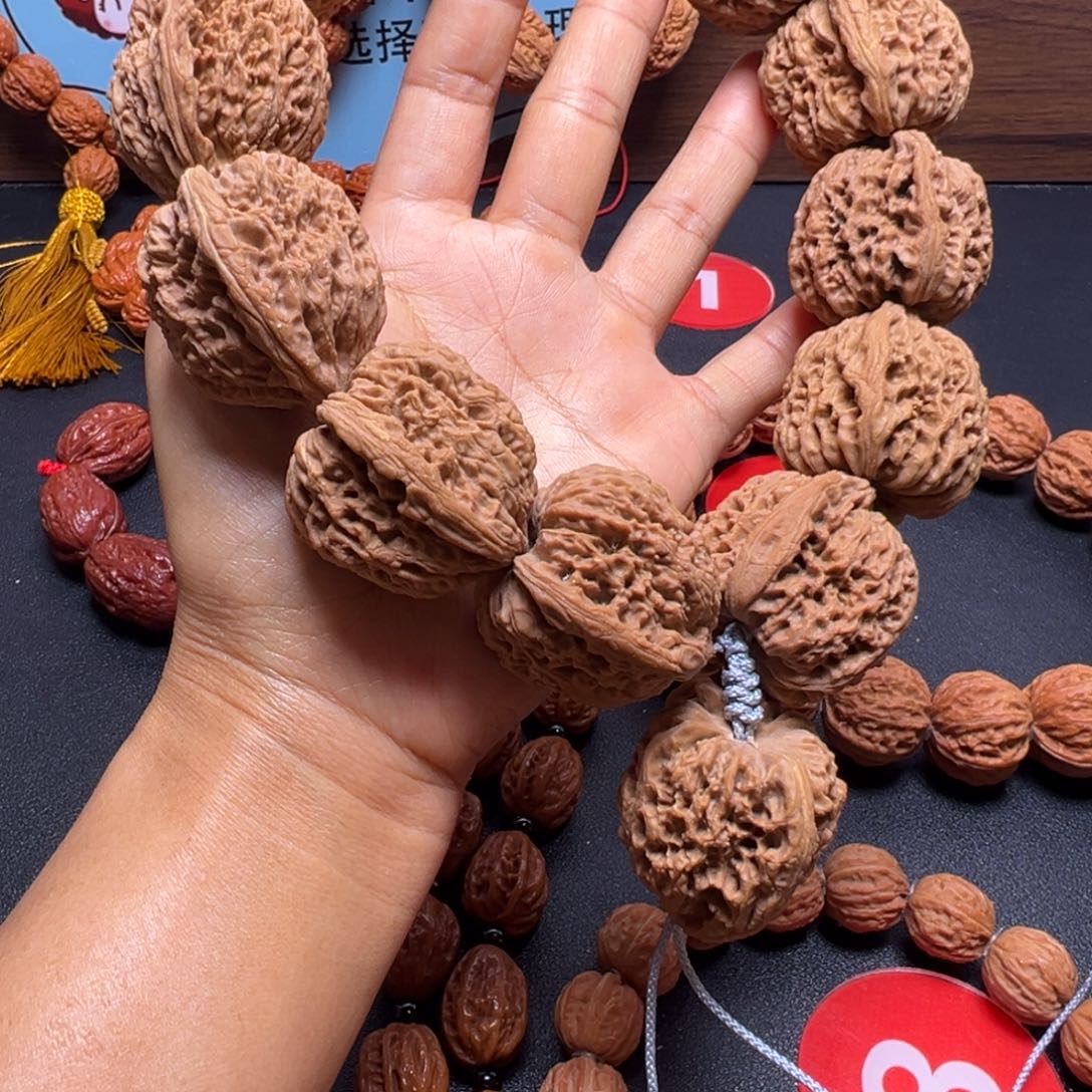 大***利吊坠文玩核桃南疆石34有黄