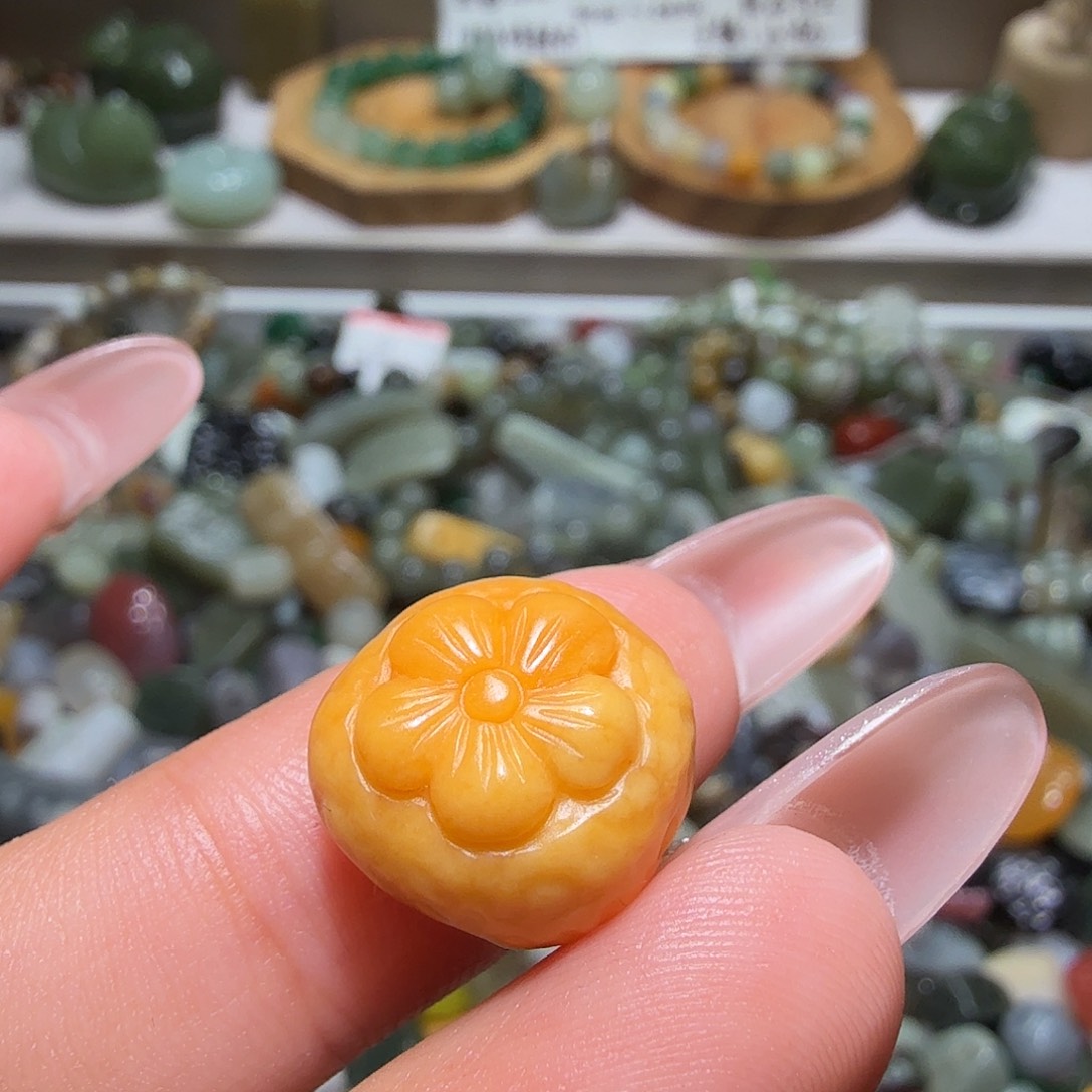 和田玉未镶嵌珠宝奇石