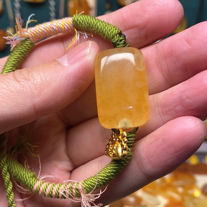 蜜蜡珠宝奇石未镶嵌