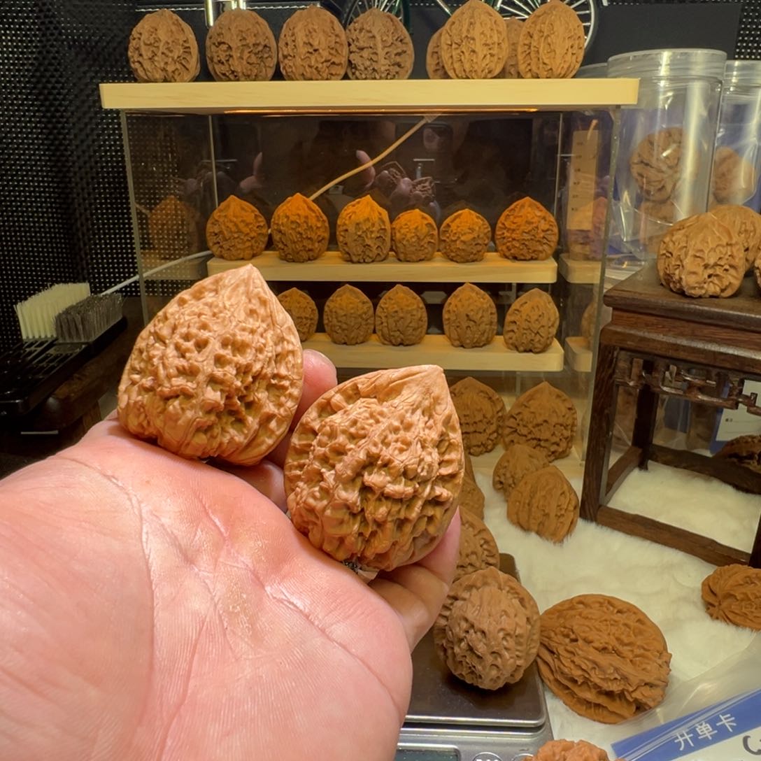 桃核把件阿**翰官帽麻核桃